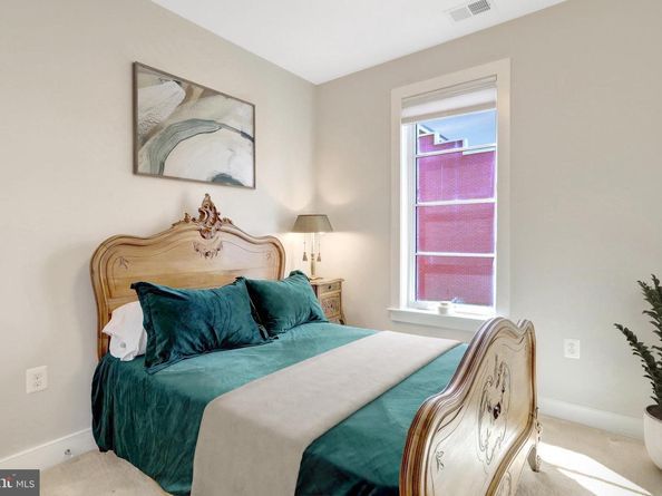 2004 Potomac Avenue, Alexandria VA 22301