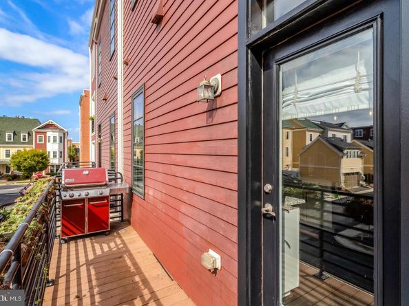 2004 Potomac Avenue, Alexandria VA 22301