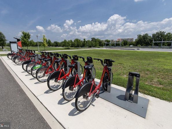 2004 Potomac Avenue, Alexandria VA 22301