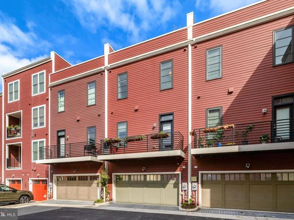 2004 Potomac Avenue, Alexandria VA 22301