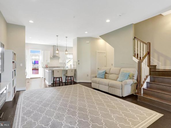 2004 Potomac Avenue, Alexandria VA 22301