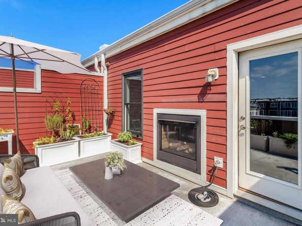 2004 Potomac Avenue, Alexandria VA 22301