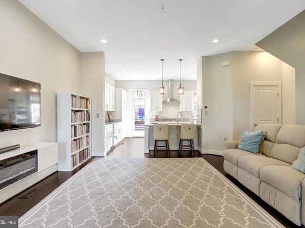 2004 Potomac Avenue, Alexandria VA 22301