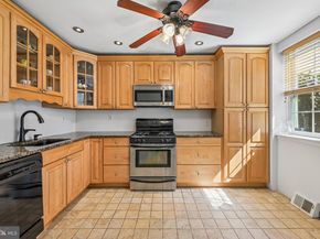 335-337R Poplar Street, Philadelphia PA 19123