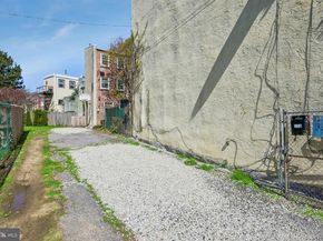 335-337R Poplar Street, Philadelphia PA 19123