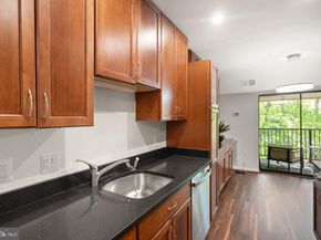 2238 Castle Rock Square 22C, Reston VA 20191
