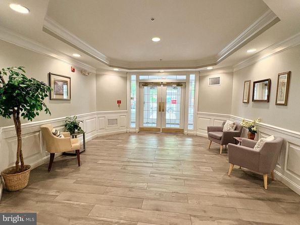 8183 Carnegie Hall Court 109, Vienna VA 22180