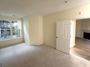 8183 Carnegie Hall Court 109, Vienna VA 22180