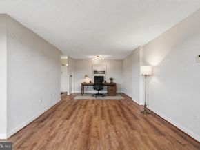 5300 Holmes Run Parkway 707, Alexandria VA 22304