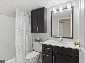 5300 Holmes Run Parkway 707, Alexandria VA 22304