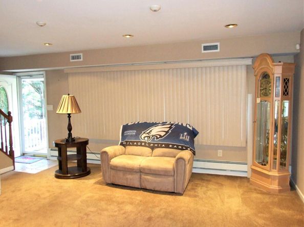 106 Juniper Drive, Levittown PA 19056