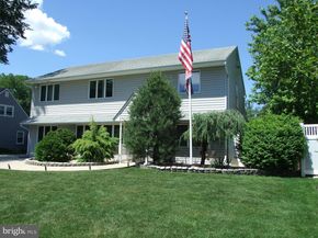 106 Juniper Drive, Levittown PA 19056