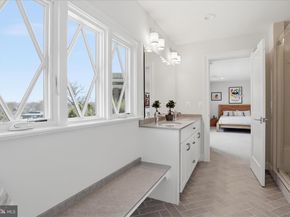 303 Salsbury Lane NW, Vienna VA 22180