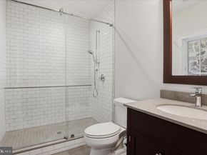 303 Salsbury Lane NW, Vienna VA 22180