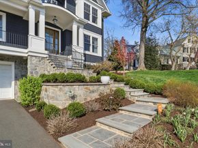 303 Salsbury Lane NW, Vienna VA 22180