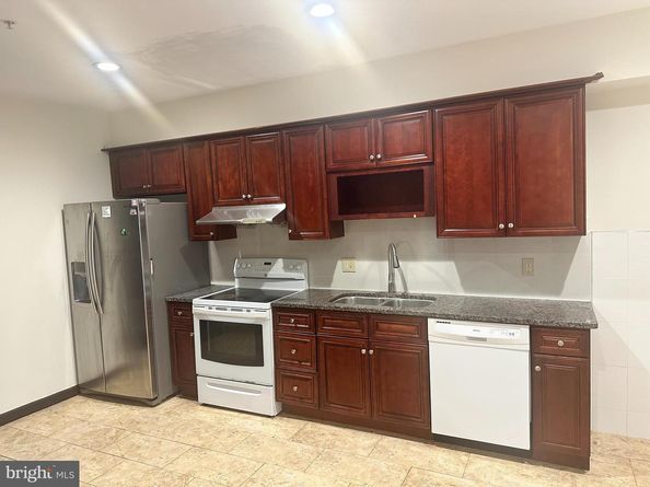 211 N Camac Street 6B, Philadelphia PA 19107