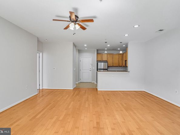 2655 Prosperity Avenue 201, Fairfax VA 22031