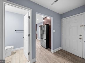 967 S Rolfe Street S 2, Arlington VA 22204