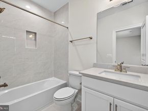608 Roberts Drive NW, Vienna VA 22180