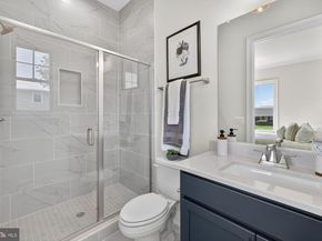 608 Roberts Drive NW, Vienna VA 22180