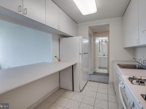 604 S Washington Square 3105, Philadelphia PA 19106