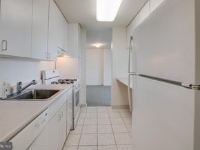 604 S Washington Square 3105, Philadelphia PA 19106