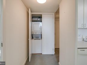 604 S Washington Square 3105, Philadelphia PA 19106