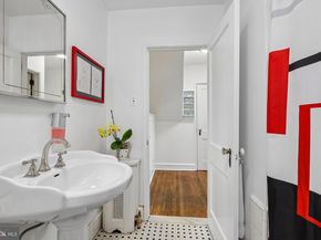 6 Overbrook Parkway, Wynnewood PA 19096