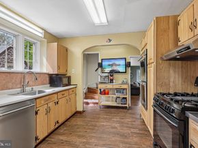 6 Overbrook Parkway, Wynnewood PA 19096
