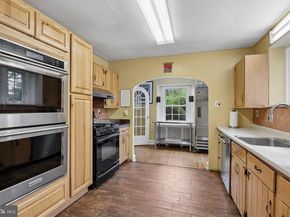 6 Overbrook Parkway, Wynnewood PA 19096