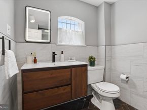 752 S Harshaw Street, Philadelphia PA 19146