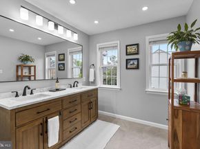 20695 Riptide Square, Sterling VA 20165