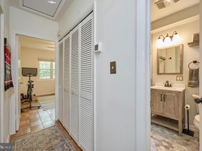 1011 Beverley Drive 11710, Alexandria VA 22302