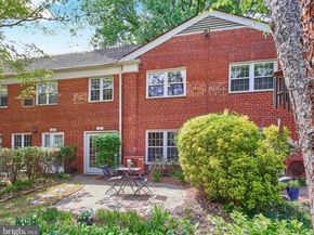 1011 Beverley Drive 11710, Alexandria VA 22302