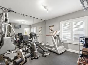 1204 Daviswood Drive, Mclean VA 22102