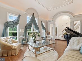 1204 Daviswood Drive, Mclean VA 22102