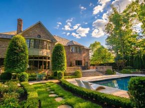 1204 Daviswood Drive, Mclean VA 22102