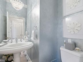 1204 Daviswood Drive, Mclean VA 22102