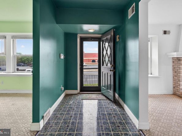 800 Unruh Avenue, Philadelphia PA 19111