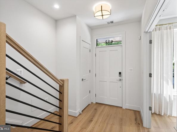 818 Gibbon Street, Alexandria VA 22314