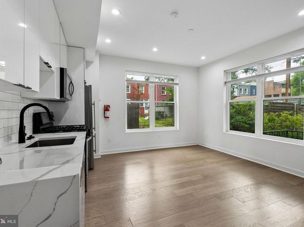 1019 17TH Place NE 103, Washington DC 20002