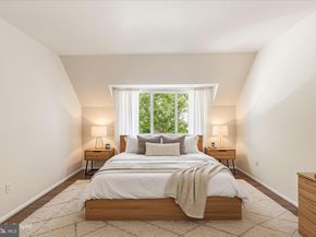 1637 Parkcrest Circle 8E/300, Reston VA 20190