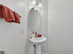 619 E Custis Avenue, Alexandria VA 22301