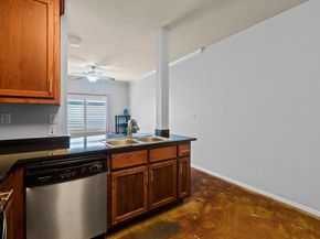 910 W 25th ST 209, Austin TX 78705