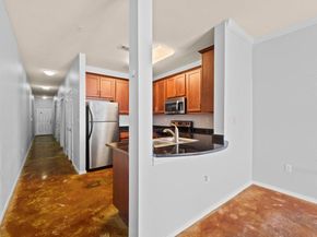 910 W 25th ST 209, Austin TX 78705