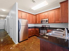 910 W 25th ST 209, Austin TX 78705