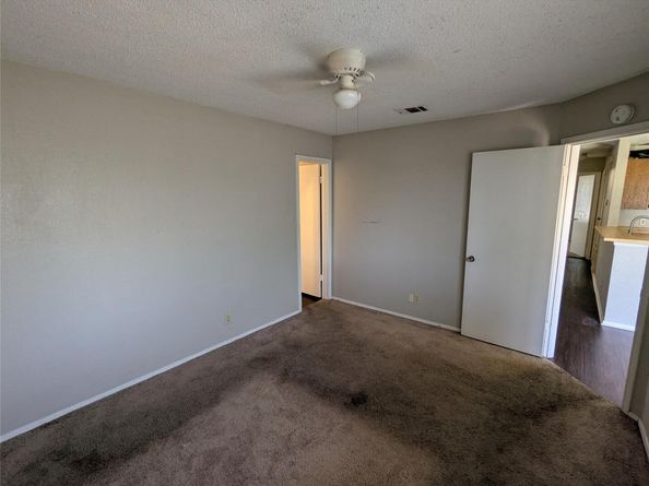 1204 Greenbriar LOOP, Round Rock TX 78664
