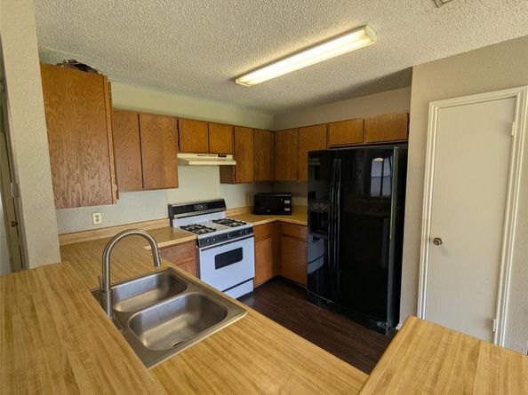 1204 Greenbriar LOOP, Round Rock TX 78664