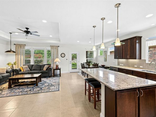 215 Bluestem DR, Georgetown TX 78633