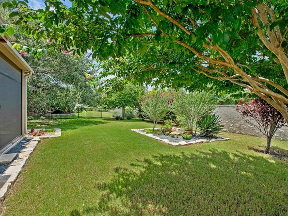 215 Bluestem DR, Georgetown TX 78633